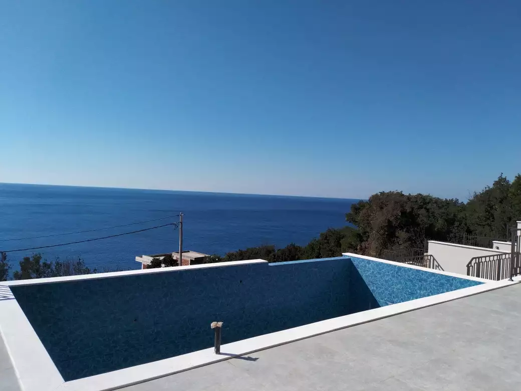 Villa 230m² in Montenegro, Utjeha. Priced at 630000€ rent photo-2