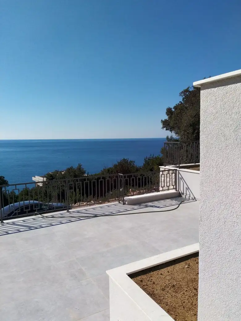 Villa 230m² in Montenegro, Utjeha. Priced at 630000€ rent photo-13