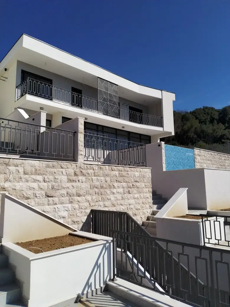 Villa 230m² in Montenegro, Utjeha. Priced at 630000€ rent photo-20