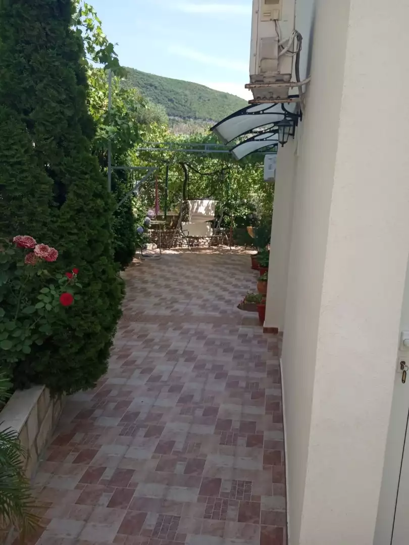 Hotels 270m² in Montenegro, Budva. Priced at 700000€ rent photo-4