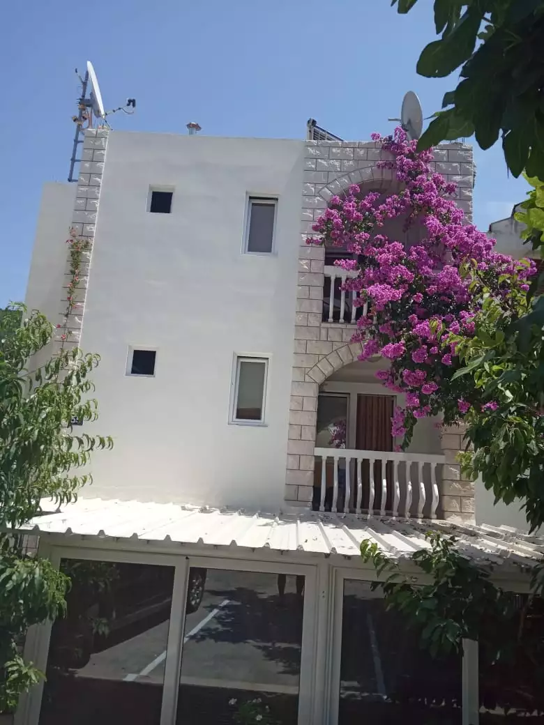 Hotels 270m² in Montenegro, Budva. Priced at 700000€ rent photo-35