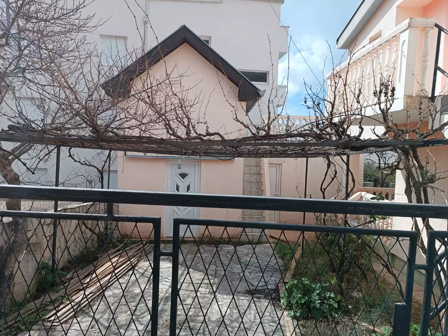 House 199m² in Montenegro, Bar. Priced at 177000€ rent photo-17