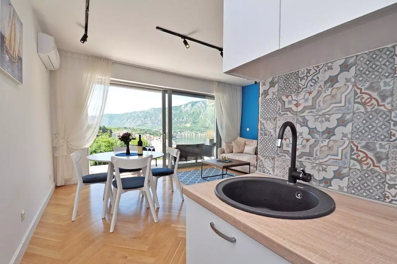 Flat 52m² in Montenegro, Dobrota. Priced at 170000€ rent photo-10