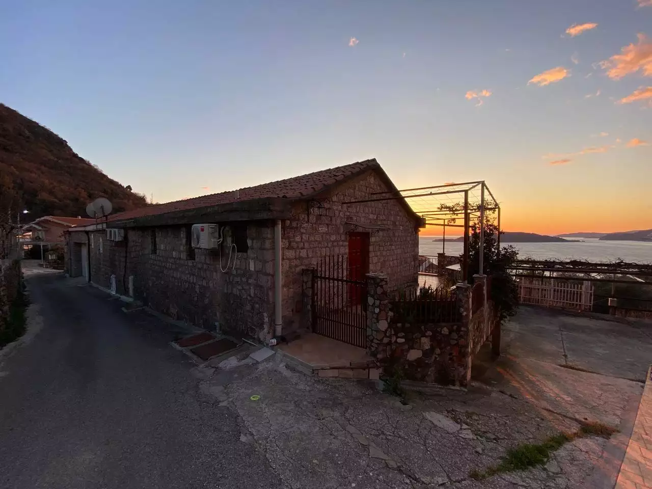 Flat 104m² in Montenegro, Przno. Priced at 130000€ rent photo-53