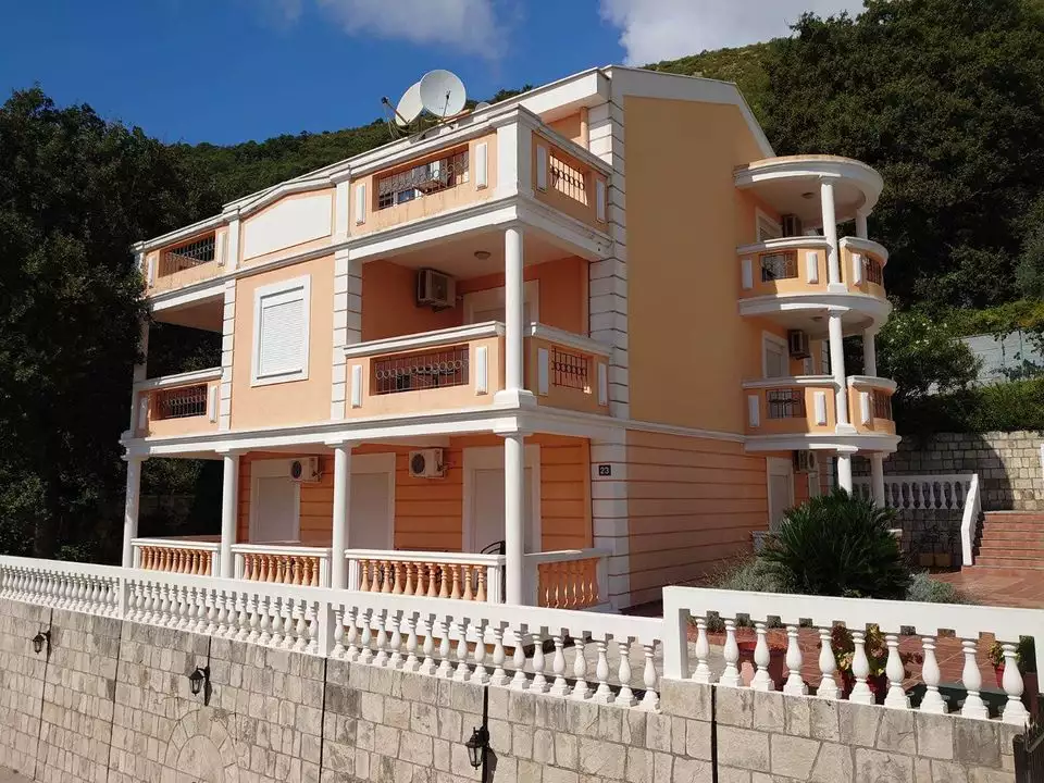 Flat 470m² in Montenegro, Petrovac. Priced at 1500000€ rent photo-1