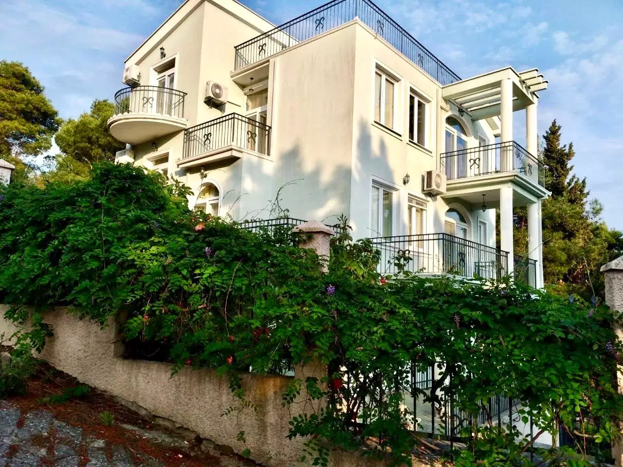Villa 240m² in Montenegro, Bar. Priced at 410000€ rent photo-1