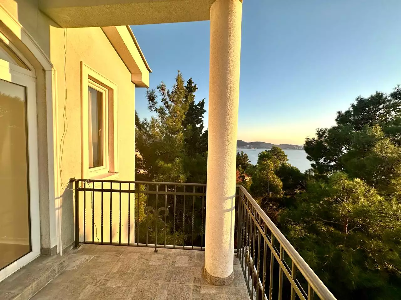 Villa 240m² in Montenegro, Bar. Priced at 410000€ rent photo-11