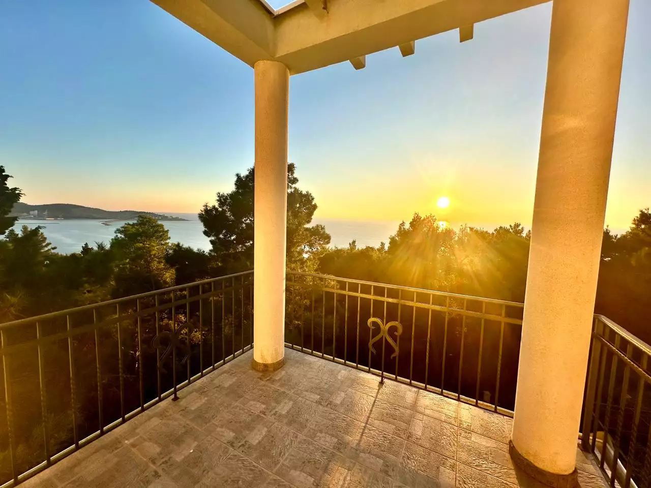 Villa 240m² in Montenegro, Bar. Priced at 410000€ rent photo-14
