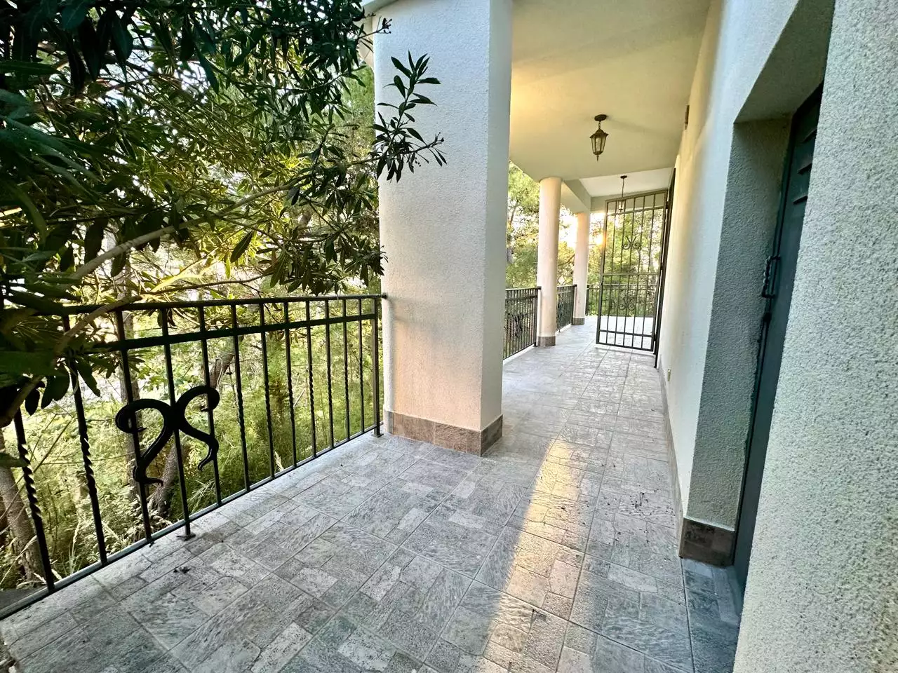 Villa 240m² in Montenegro, Bar. Priced at 410000€ rent photo-33