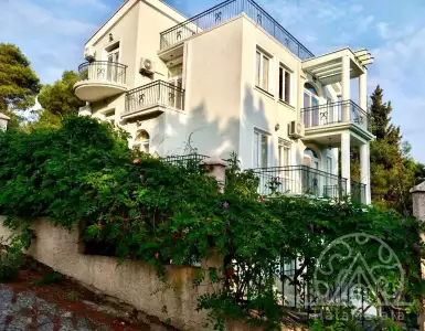 Buy in Montenegro for 410000€
