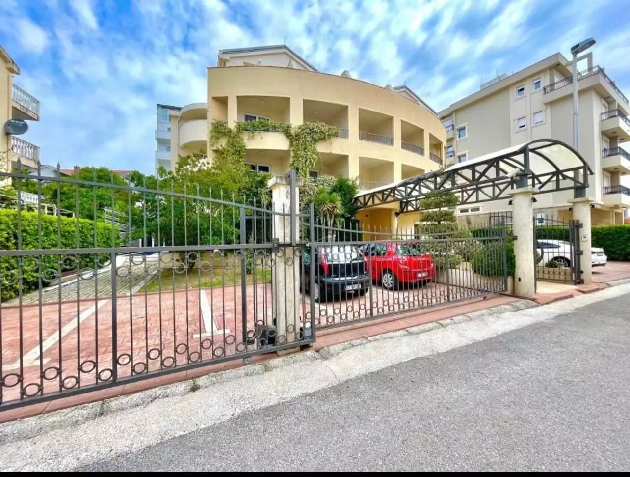 Hotels 2300m² in Montenegro, Budva. Priced at 3000000€ rent photo-2