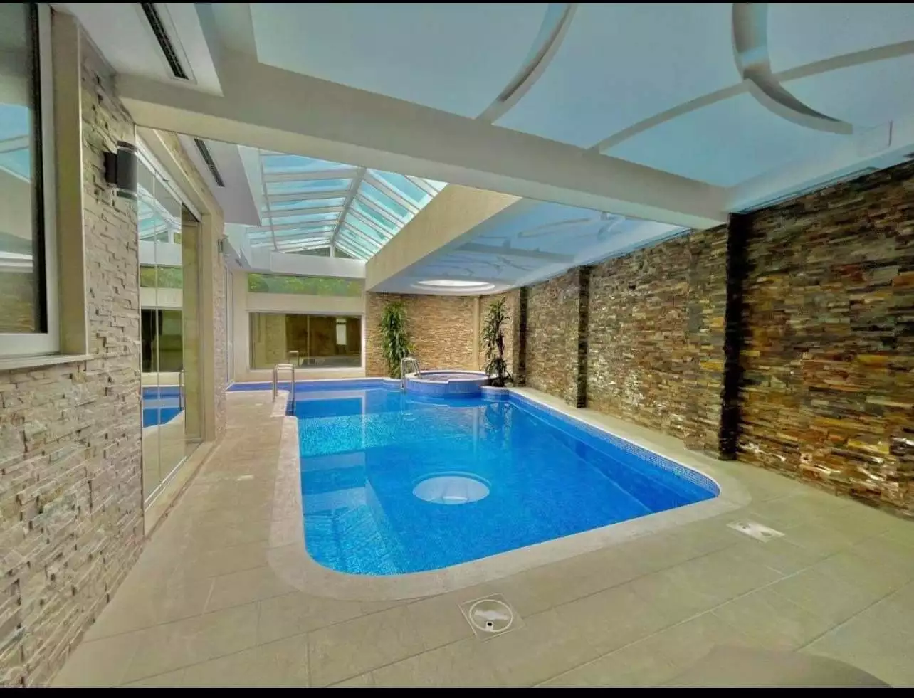 Hotels 2300m² in Montenegro, Budva. Priced at 3000000€ rent photo-3