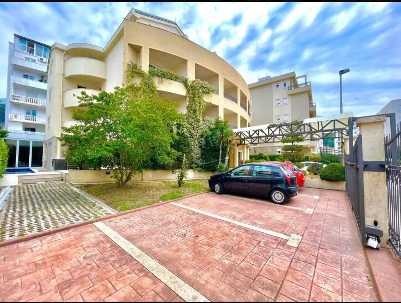 Hotels 2300m² in Montenegro, Budva. Priced at 3000000€ rent photo-37