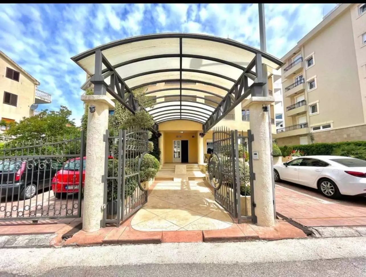 Hotels 2300m² in Montenegro, Budva. Priced at 3000000€ rent photo-39