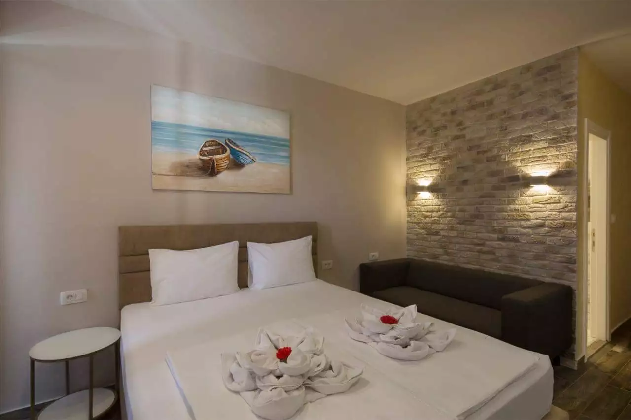 Hotels 570m² in Montenegro, Budva. Priced at 1450000€ rent photo-3