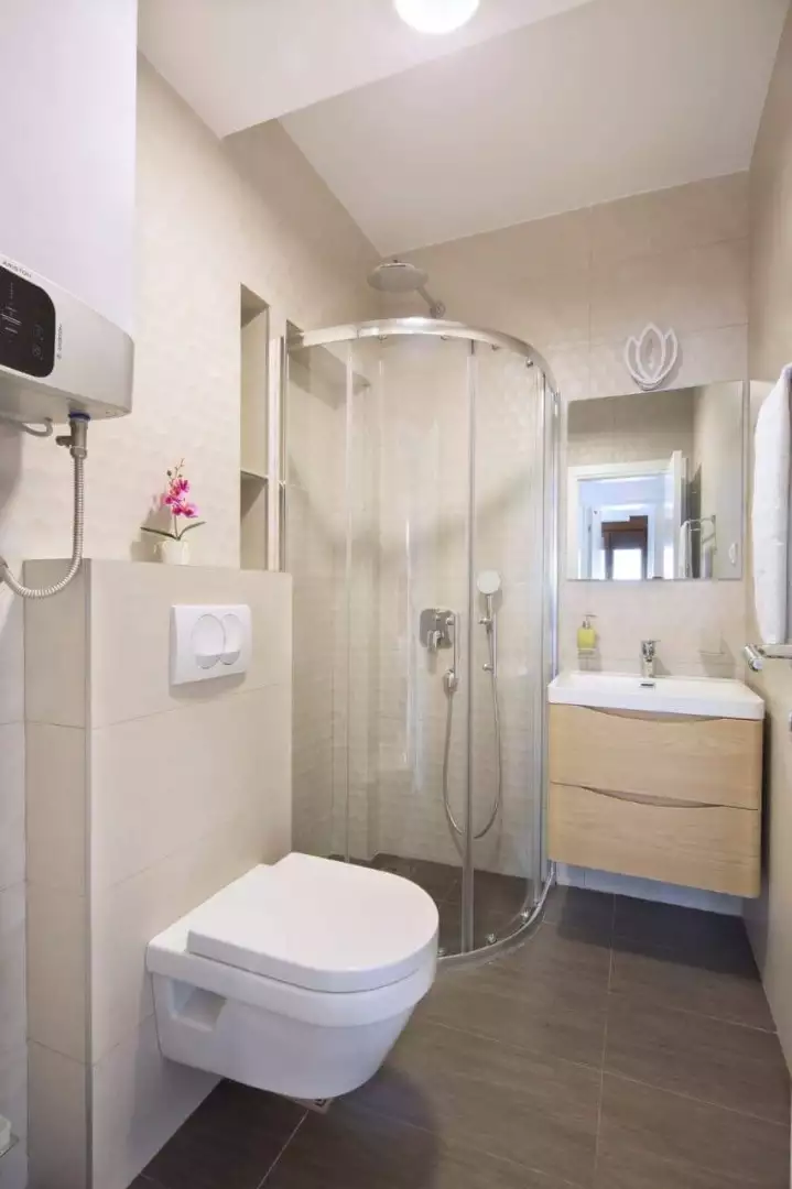 Hotels 570m² in Montenegro, Budva. Priced at 1450000€ rent photo-7