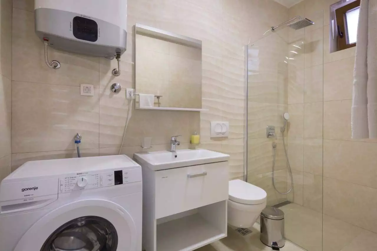 Hotels 570m² in Montenegro, Budva. Priced at 1450000€ rent photo-9