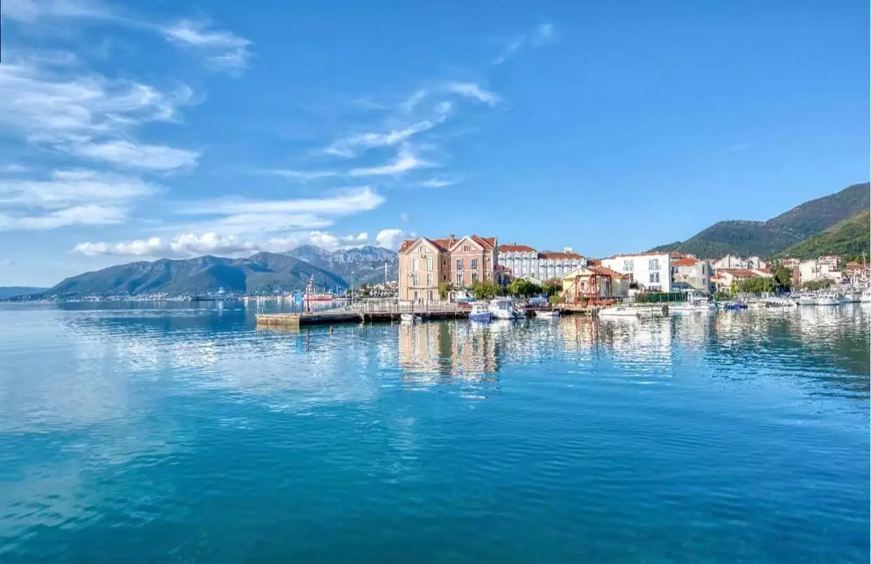 Hotels 500m² in Montenegro, Tivat. Priced at 1500000€ rent photo-1