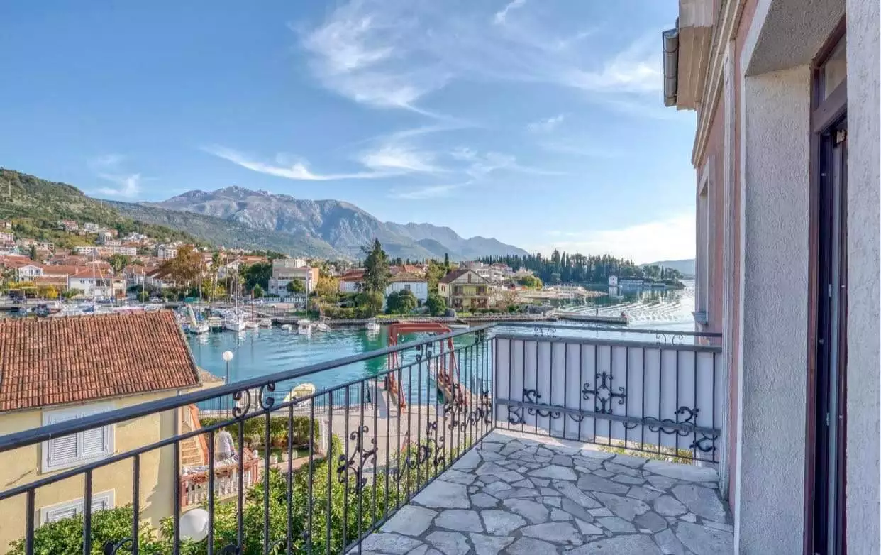 Hotels 500m² in Montenegro, Tivat. Priced at 1500000€ rent photo-7