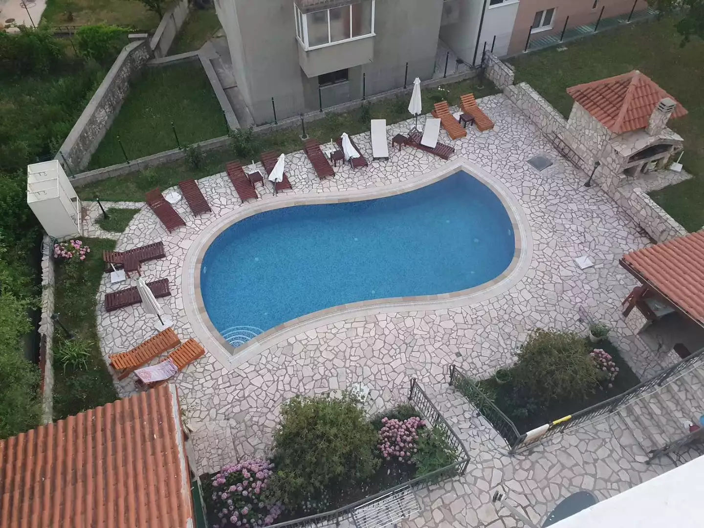 Hotels 235m² in Montenegro, Budva. Priced at 1250000€ rent photo-1
