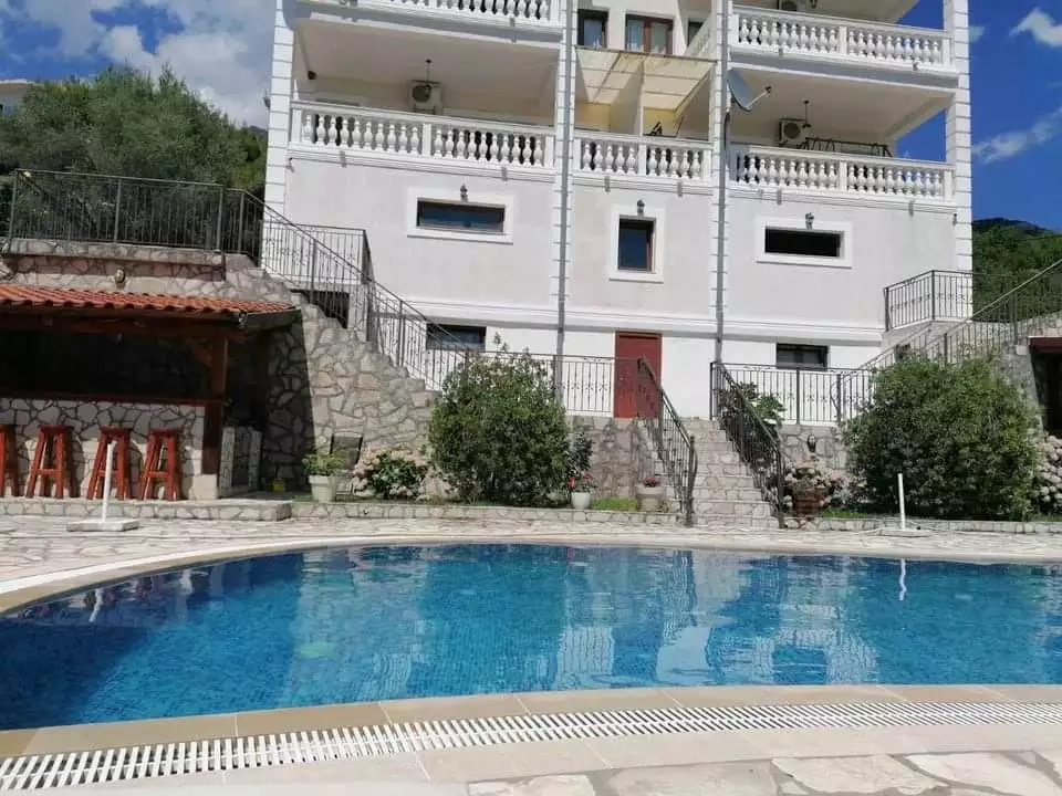 Hotels 235m² in Montenegro, Budva. Priced at 1250000€ rent photo-33