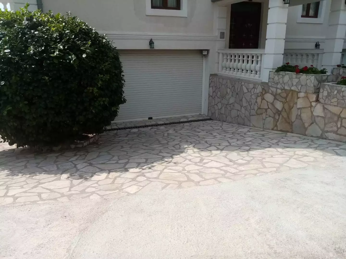 Hotels 235m² in Montenegro, Budva. Priced at 1250000€ rent photo-42