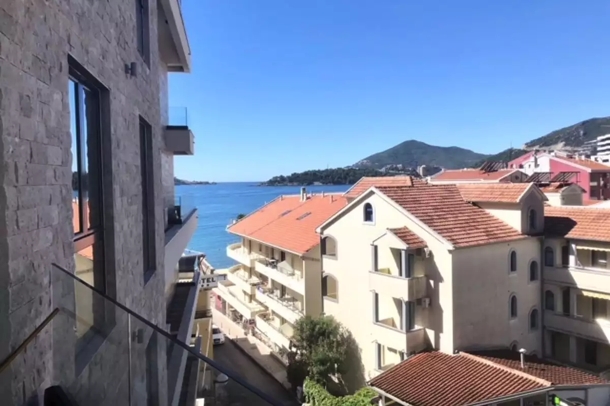 Flat 38m² in Montenegro, Rafailovici. Priced at 128000€ rent photo-4