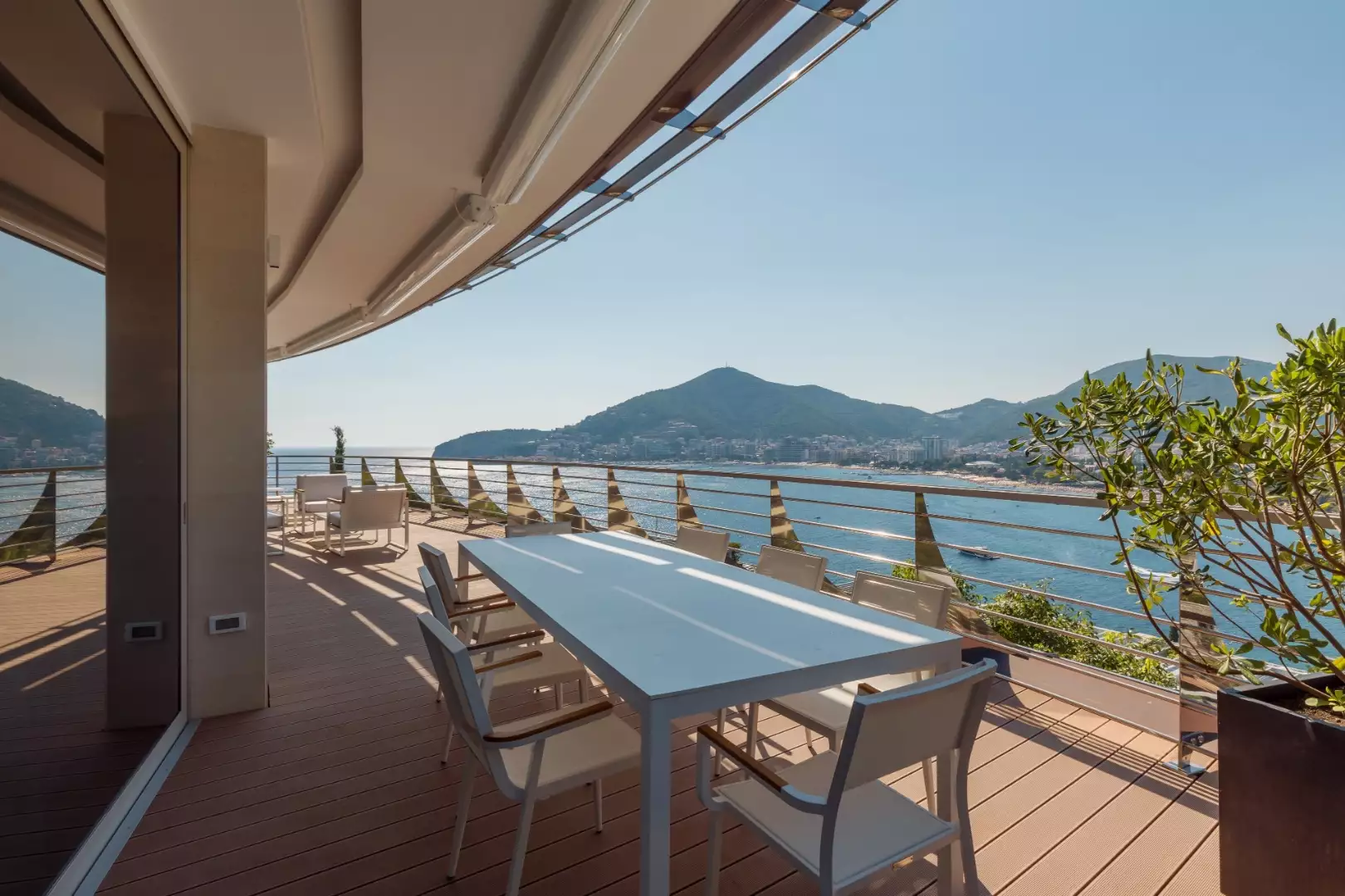 Villa 576m² in Montenegro, Becici. Priced at 2950000€ rent photo-2