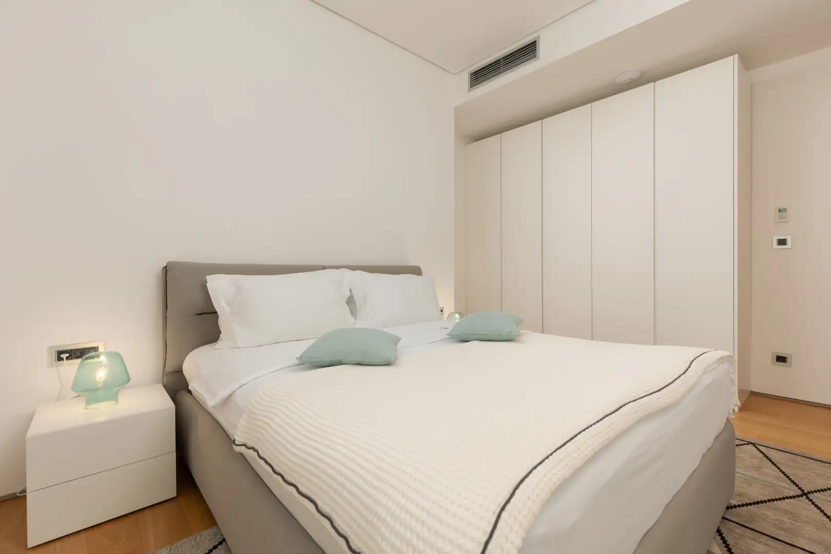 Cottage 457m² in Montenegro, Becici. Priced at 2500000€ rent photo-4