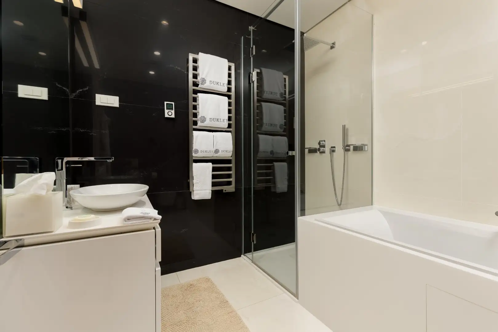 Cottage 457m² in Montenegro, Becici. Priced at 2500000€ rent photo-6