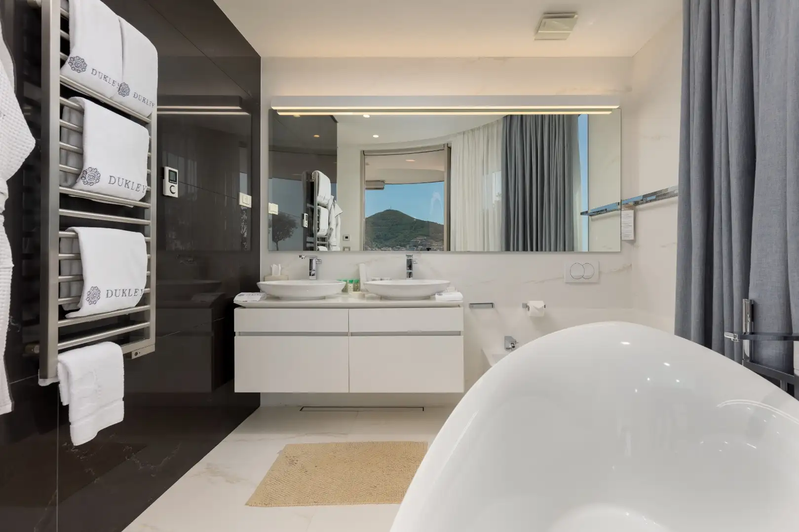 Cottage 457m² in Montenegro, Becici. Priced at 2500000€ rent photo-11