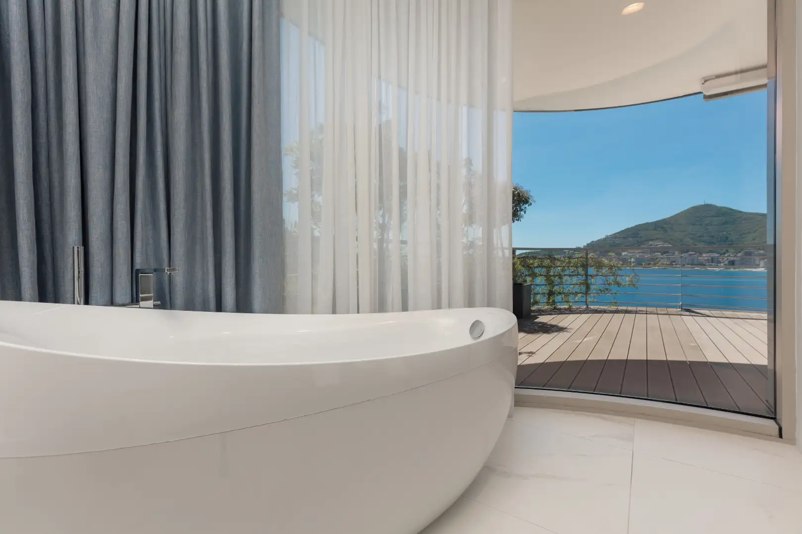 Cottage 457m² in Montenegro, Becici. Priced at 2500000€ rent photo-12