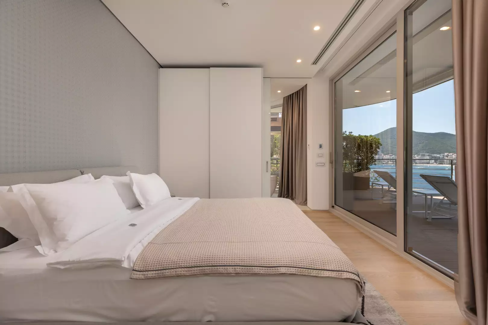 Cottage 571m² in Montenegro, Becici. Priced at 2950000€ rent photo-13