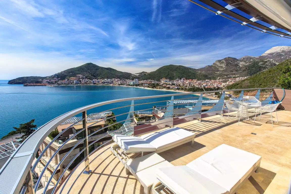 Cottage 174m² in Montenegro, Becici. Priced at 1800000€ rent photo-1