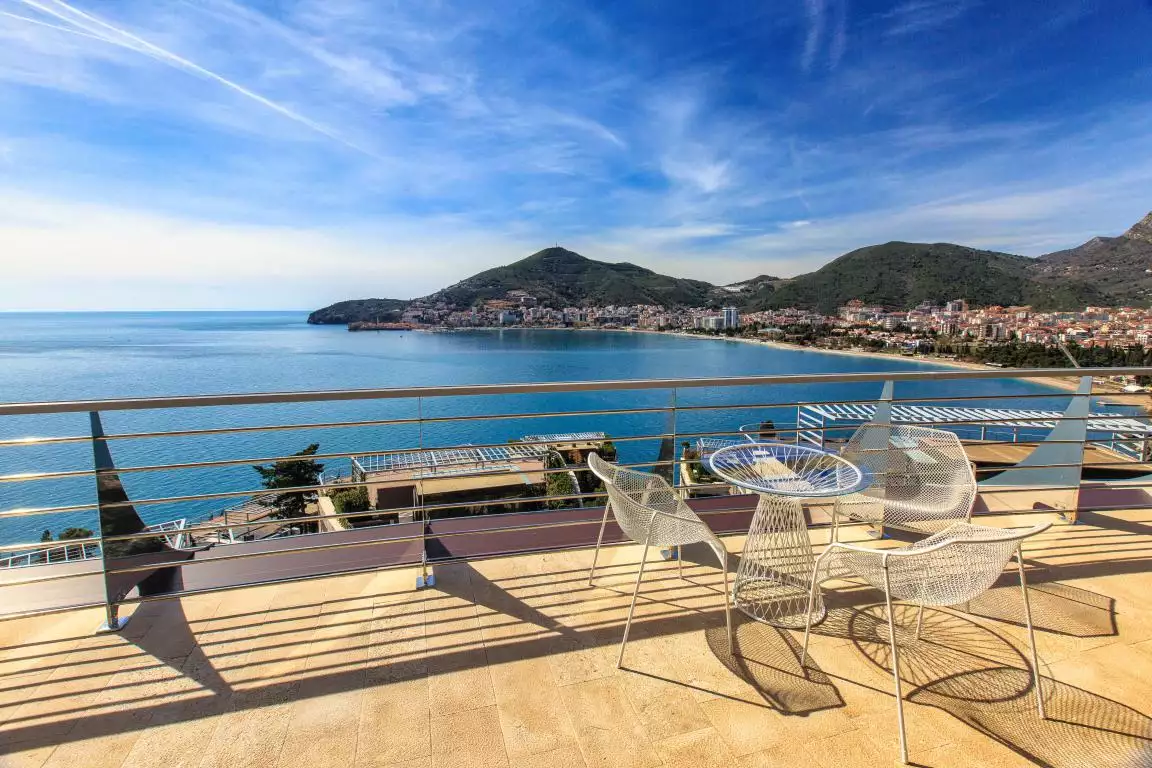 Cottage 174m² in Montenegro, Becici. Priced at 1800000€ rent photo-6