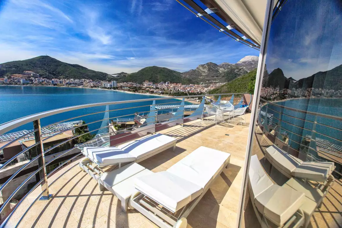 Cottage 174m² in Montenegro, Becici. Priced at 1800000€ rent photo-7