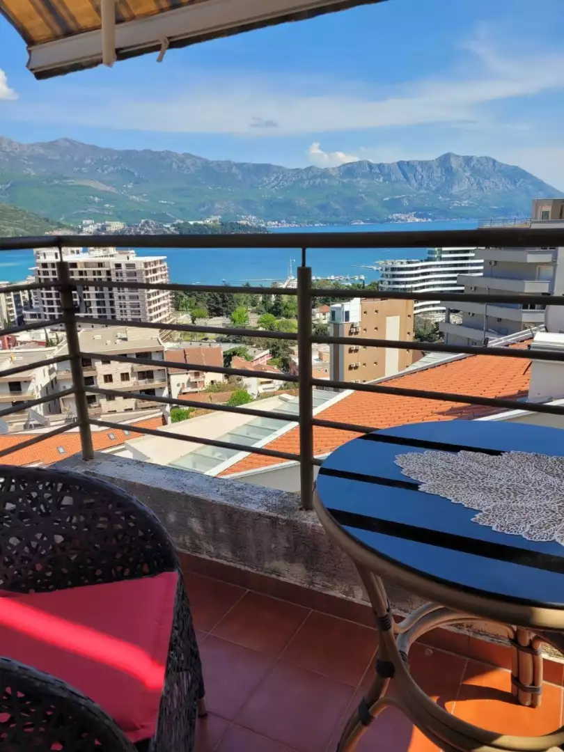 Flat 100m² in Montenegro, Budva. Priced at 190000€ rent photo-1
