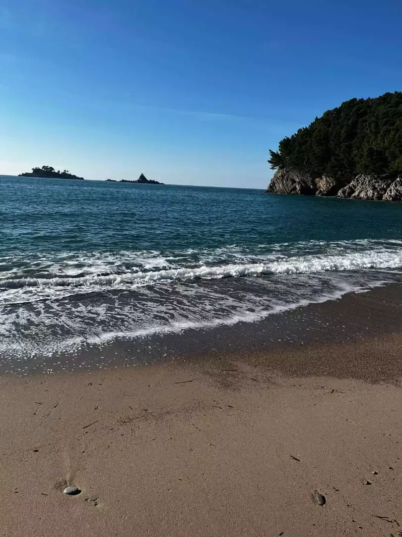 Hotels 840m² in Montenegro, Petrovac. Priced at 750000€ rent photo-15