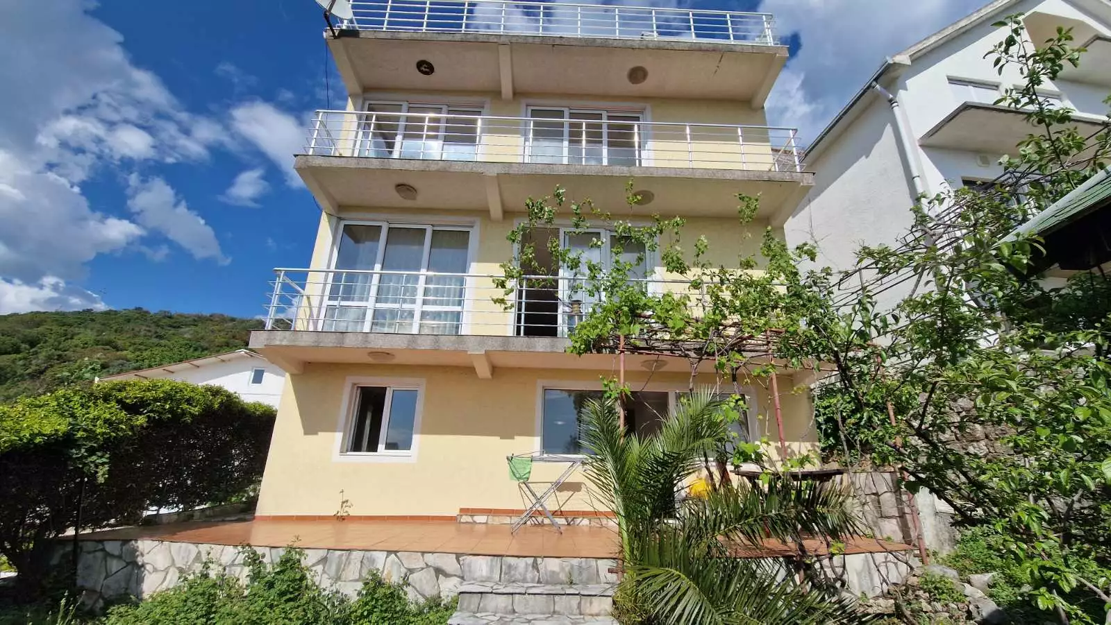 House 379m² in Montenegro, Dobra Voda. Priced at 265000€ rent photo-2