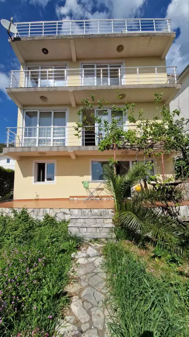 House 379m² in Montenegro, Dobra Voda. Priced at 265000€ rent photo-3