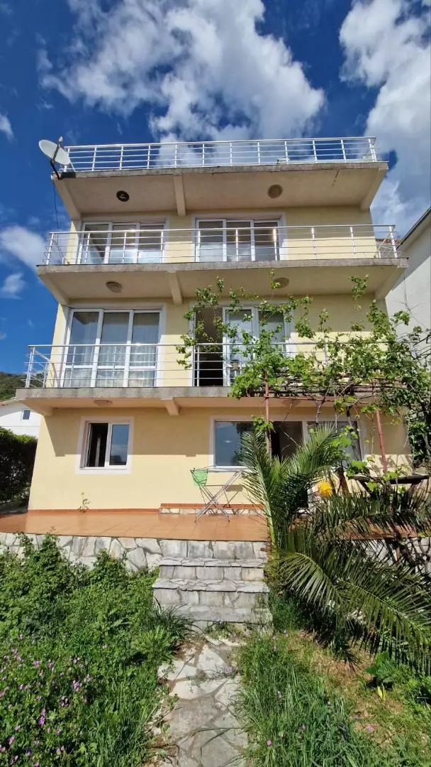 House 379m² in Montenegro, Dobra Voda. Priced at 265000€ rent photo-4