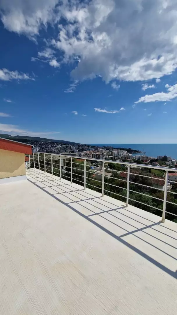 House 379m² in Montenegro, Dobra Voda. Priced at 265000€ rent photo-19
