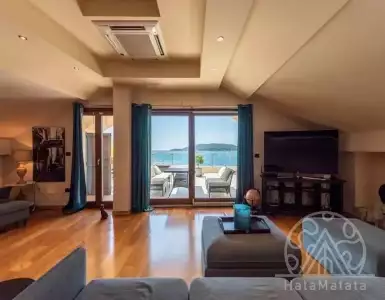 Buy in Montenegro for 400000€