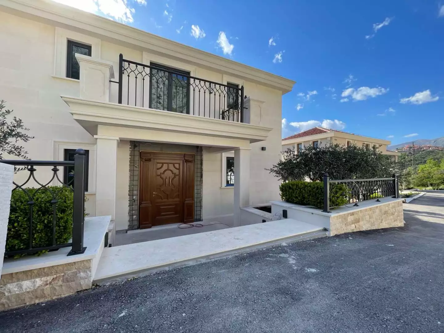 Villa 400m² in Montenegro, Sveti Stefan. Priced at 2000000€ rent photo-5