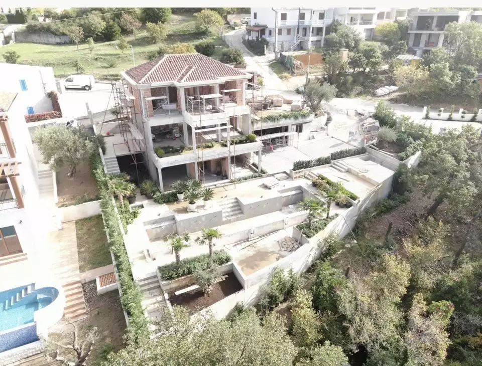 Villa 400m² in Montenegro, Sveti Stefan. Priced at 2000000€ rent photo-13