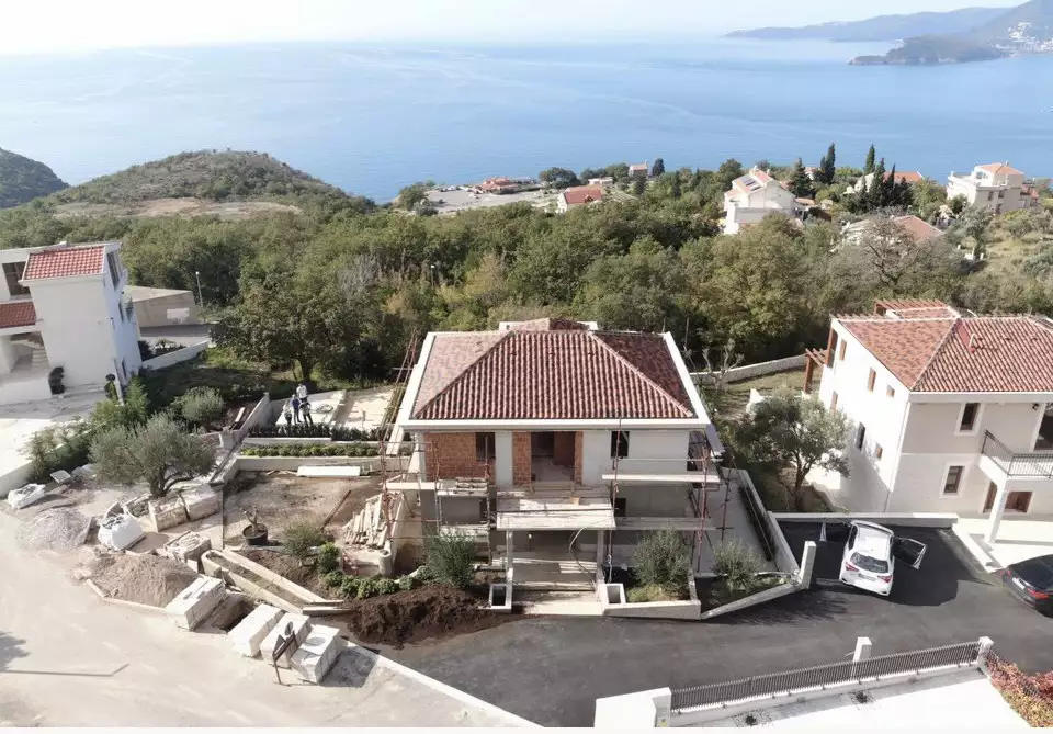 Villa 400m² in Montenegro, Sveti Stefan. Priced at 2000000€ rent photo-16