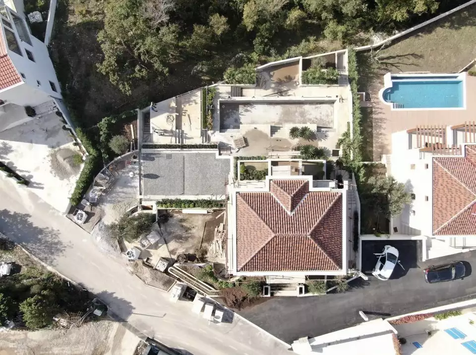 Villa 400m² in Montenegro, Sveti Stefan. Priced at 2000000€ rent photo-18
