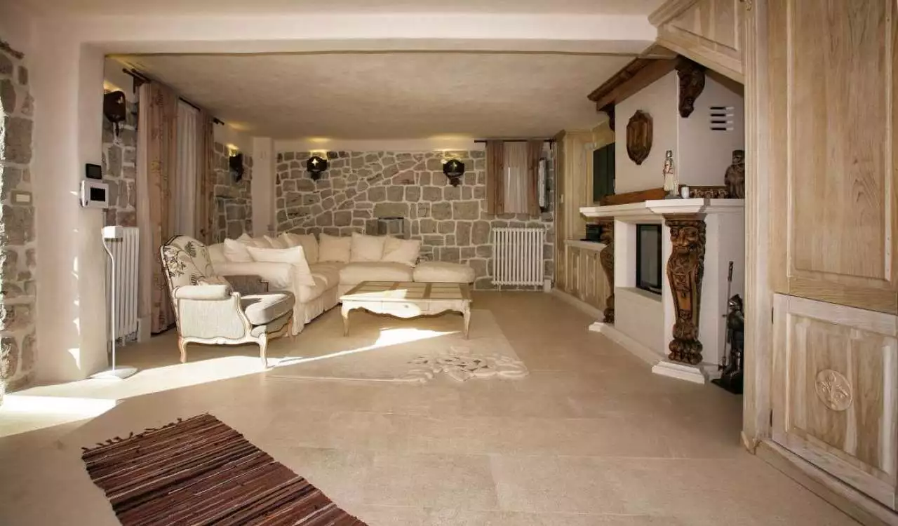 Villa 350m² in Montenegro, Rezevici. Priced at 780000€ rent photo-2