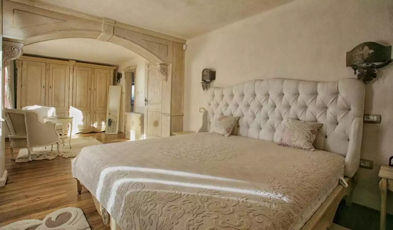 Villa 350m² in Montenegro, Rezevici. Priced at 780000€ rent photo-5