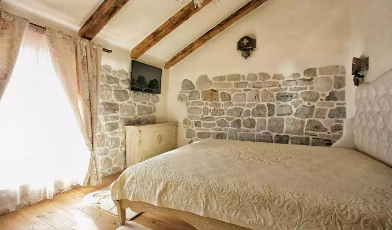 Villa 350m² in Montenegro, Rezevici. Priced at 780000€ rent photo-6